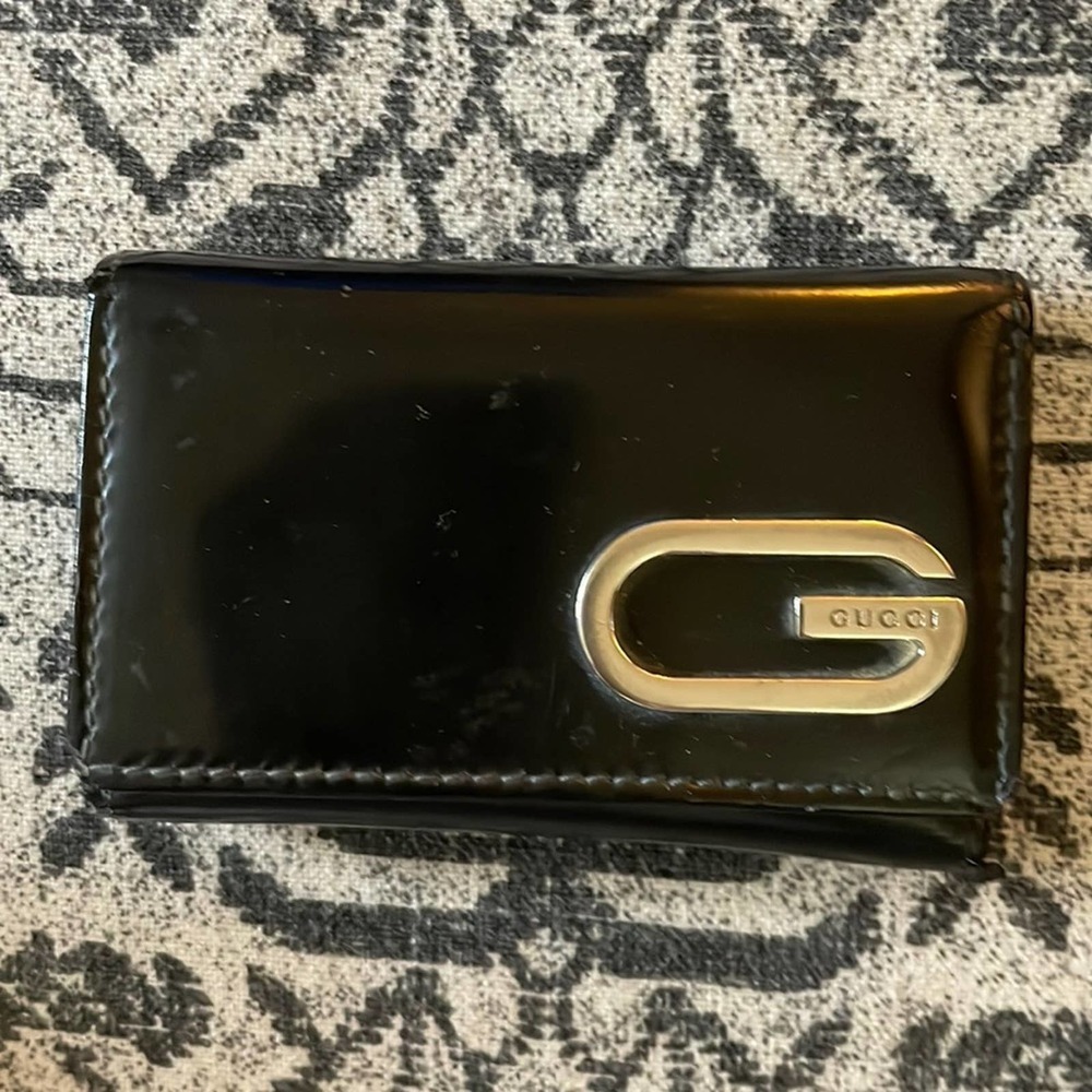 Gucci black patent leather key holder keeper